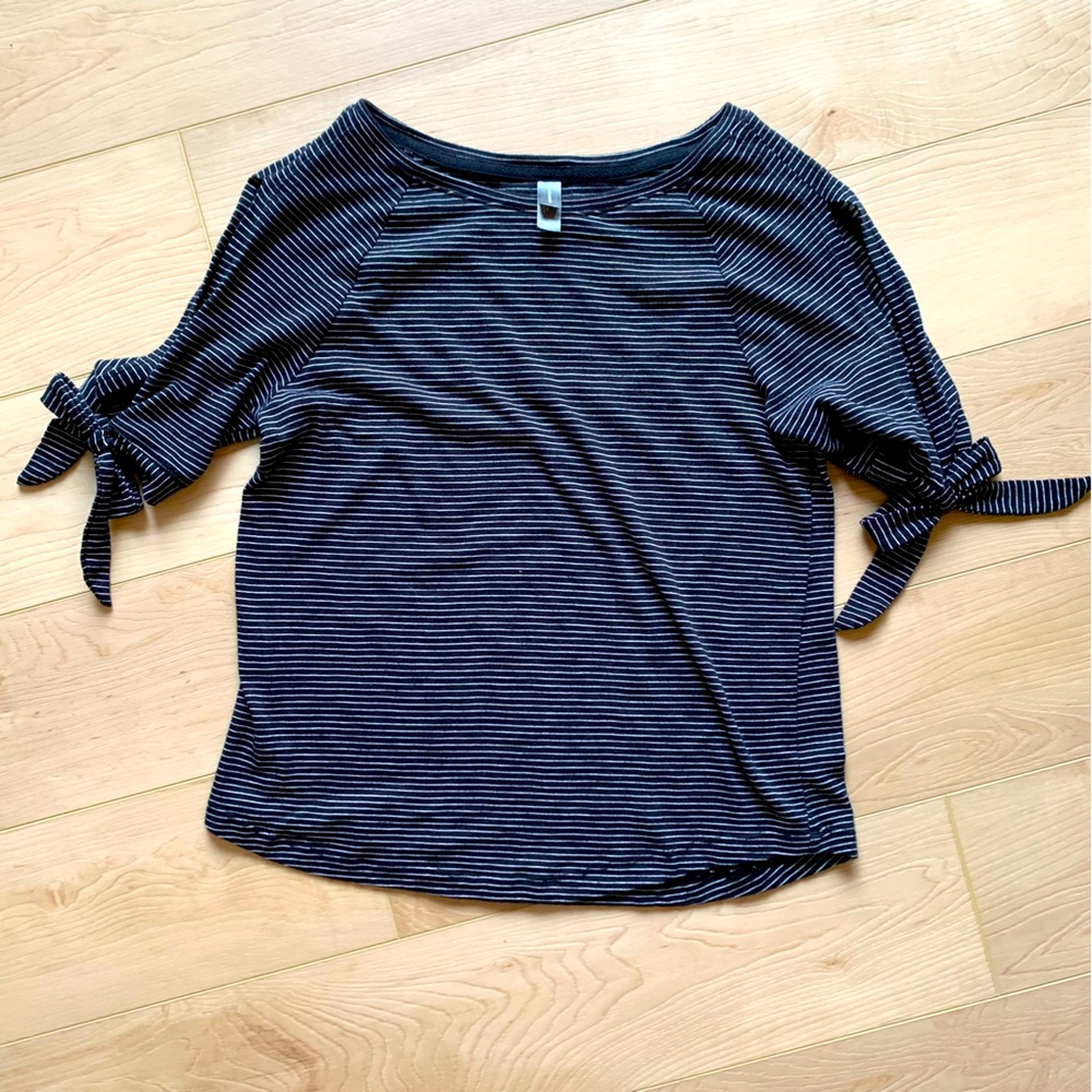 Short sleeve striped top